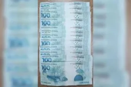 Imagem ilustrativa da imagem Homem é preso com com R$ 1,2 mil em notas falsas na cueca, em Jataí