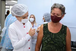 Imagem ilustrativa da imagem Goiânia e Aparecida começam a aplicar a quarta dose da vacina contra Covid-19 nesta terça-feira (21)