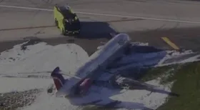 Imagem ilustrativa da imagem Avião sofre acidente durante pouso