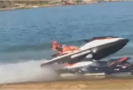 Imagem ilustrativa da imagem Homem provoca acidente ao pilotar moto aquática com os pés no Lago Corumbá