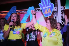 Imagem ilustrativa da imagem Em clima de vitória, Thelma Cruz reúne 1.500 mulheres em evento